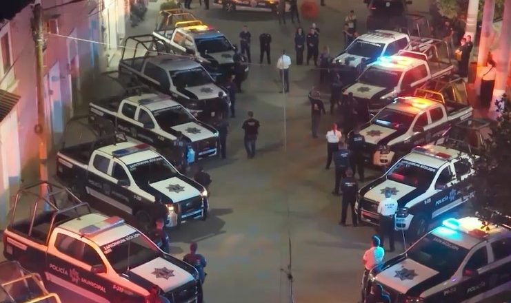 Héctor Santana entregó 14 nuevas patrullas para fortalecer la seguridad en el municipio