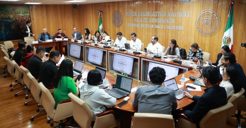 Analizan las y los diputados nueva Ley de Derecho de Vía en Nayarit