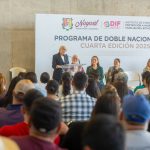 Garantiza Beatriz Estrada el derecho a la identidad con entrega de actas de doble nacionalidad