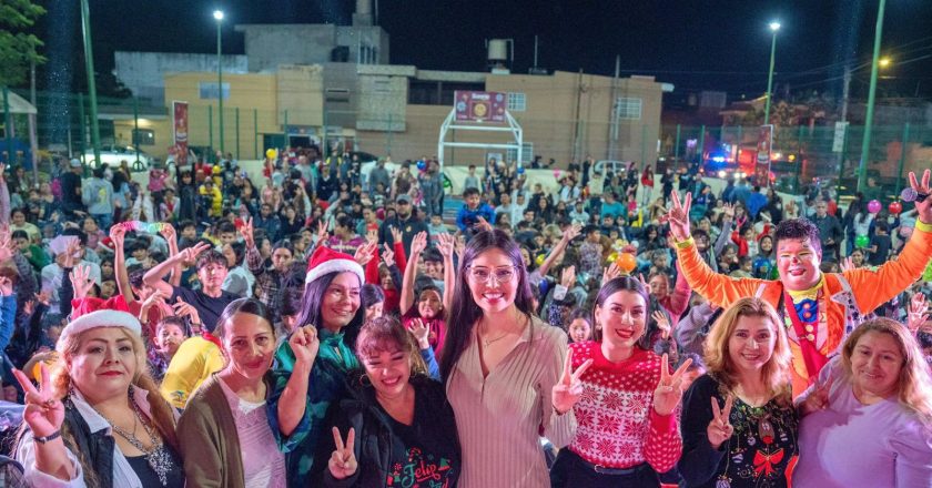 Geraldine encabeza posada navideña para las familias del fraccionamiento Jacarandas