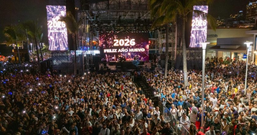Música internacional y drones iluminaron la llegada del 2026 en Puerto Vallarta