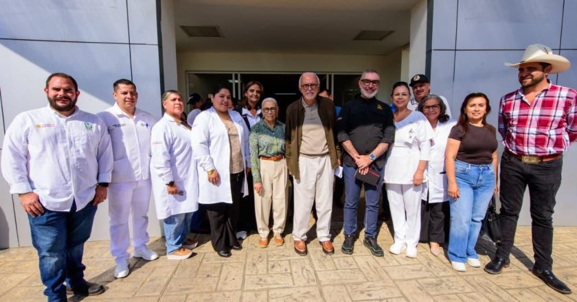 Gobernador nayarita acompañado de su esposa supervisa Hospital Comunitario