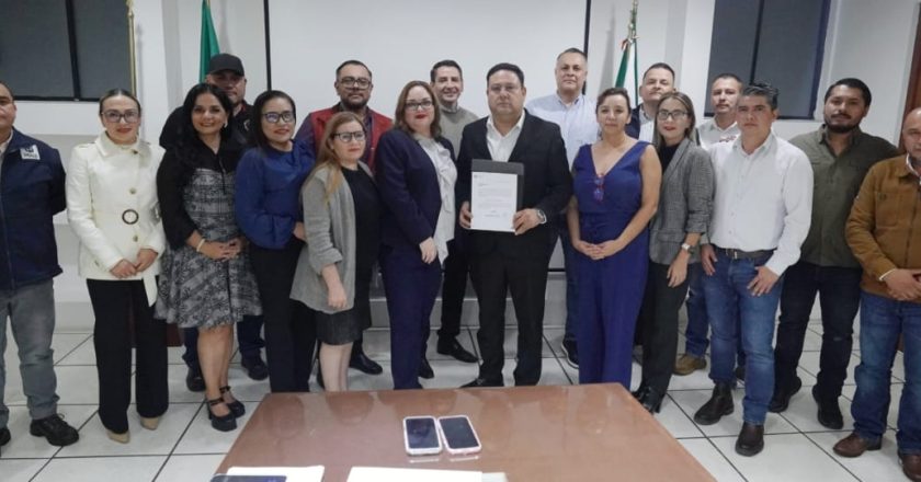 La Fiscal del Estado entregó oficialmente el nombramiento al nuevo servidor público