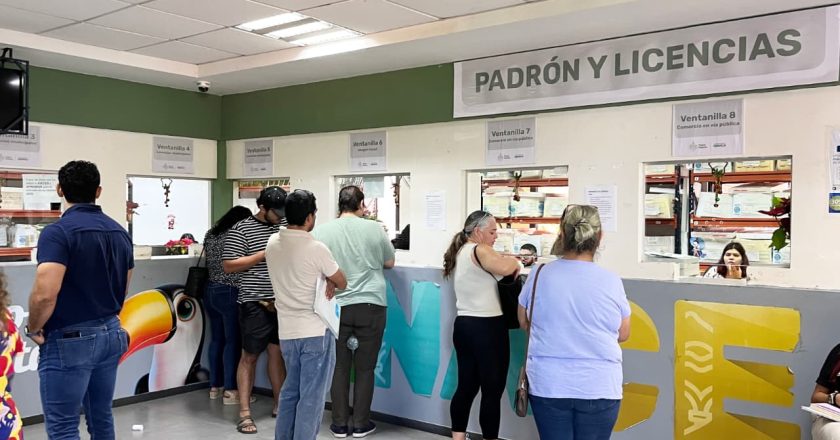 Inicia refrendo de licencias para establecimientos en Puerto Vallarta