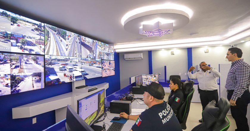 Héctor Santana pone en marcha el Centro de Inteligencia que refuerza la seguridad en Bahía de Banderas