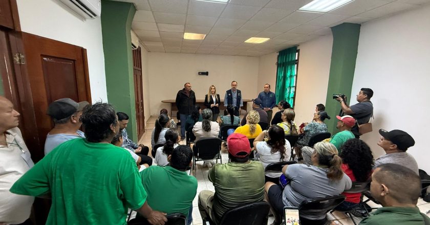 Miguel Ángel Navarro Quintero autoriza apoyo financiero a Tuxpan para cubrir adeudos laborales