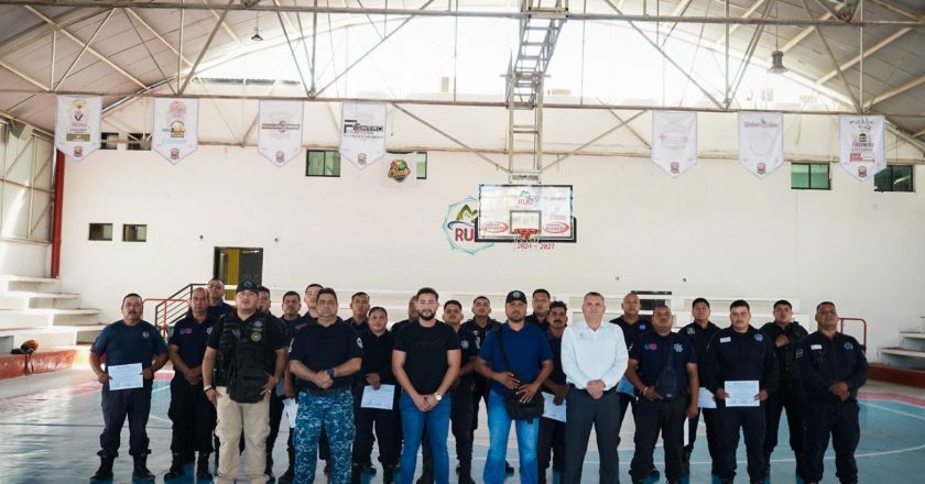 Gobernador Miguel Ángel Navarro impulsa capacitación y coordinación policial en Nayarit