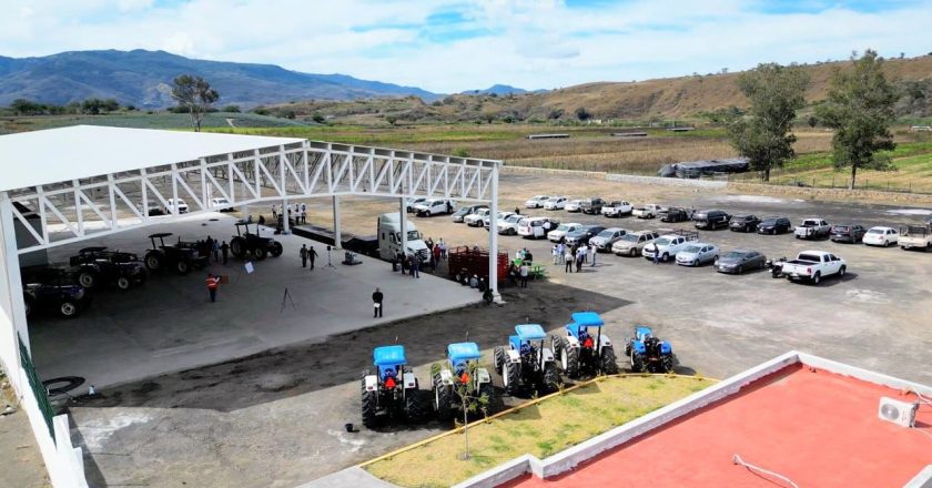 Gobernador nayarita entregó central de maquinaria del sur en Jala