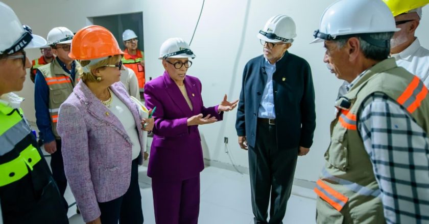 Gobernador Nayarit acompañado de su esposa supervisó hospital IMSS-Bienestar