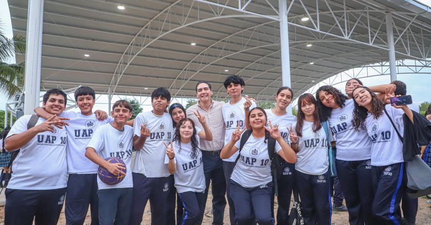 Héctor Santana refrenda apoyo a la UAN y solicita más infraestructura para Bahía de Banderas