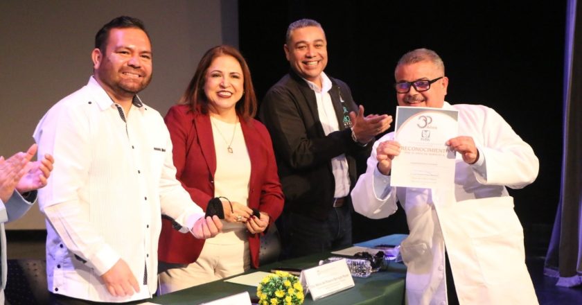 Reconoce IMSS Nayarit a su personal por 25 y 30 años de trayectoria institucional