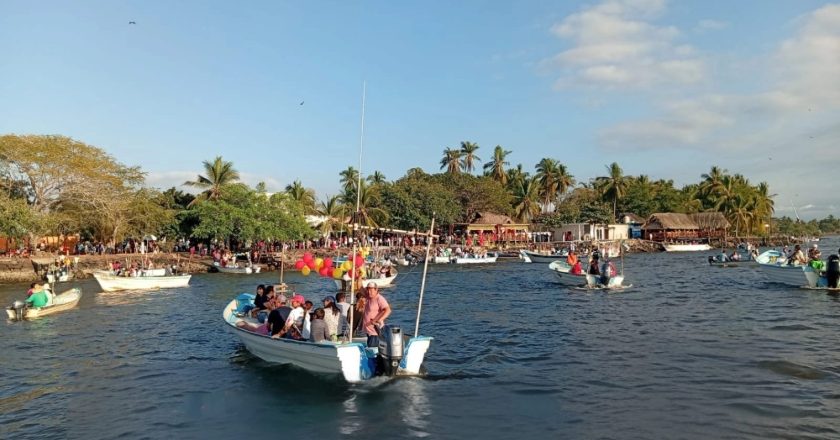 Marina proporciona seguridad en el canal de navegación de San Blas, Nayarit