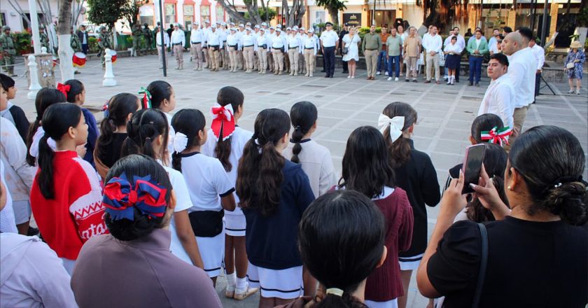 Puerto Vallarta conmemora el aniversario de la Constitución Mexicana