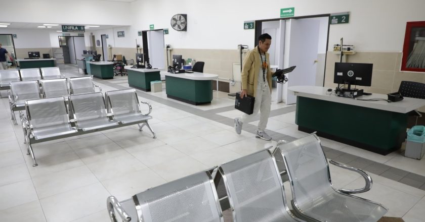 Zoé Robledo supervisa proyecto de fortalecimiento de la Unidad de Medicina Familiar No. 6 en San Juan del Río, Querétaro