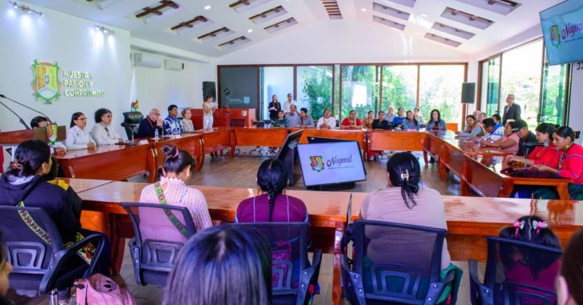 Miguel Angel Navarro Quintero encabezó entrega de recursos al Cecan