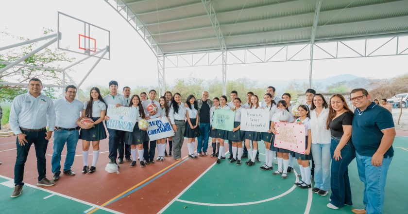 Miguel Ángel Navarro impulsa el desarrollo y bienestar en Ixtlán del Río