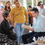 Héctor Santana atiende de frente a vecinos de Santa Fe en Audiencia Ciudadana