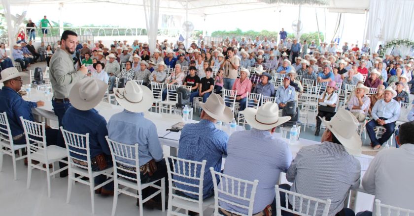 Luis Munguía respalda a Antonio Arreola como nuevo presidente de la Asociación Ganadera Local