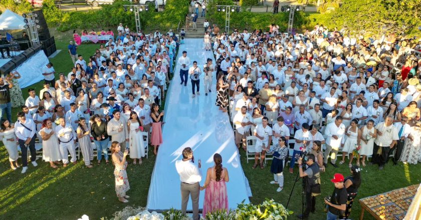 Héctor Santana celebra el 14 de febrero con la «Tómbola del Amor»