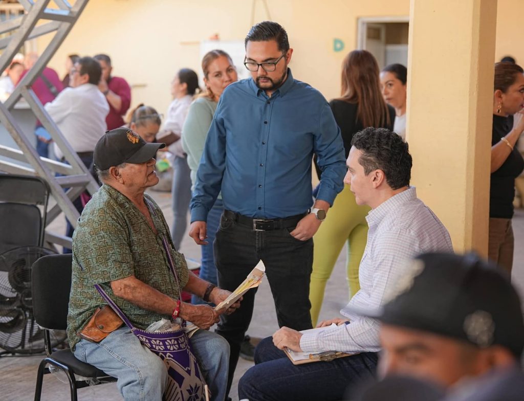 Héctor Santana acerca soluciones a San Vicente con Audiencia Ciudadana