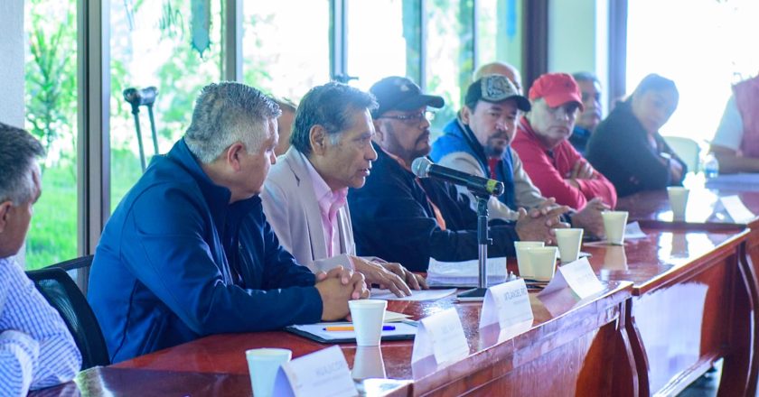Gobernador Miguel Angel Navarro Quintero se reúne con sector minero