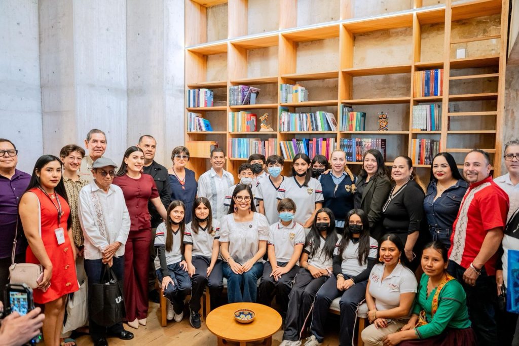 Promueve Geraldine la cultura indígena con biblioteca especializada