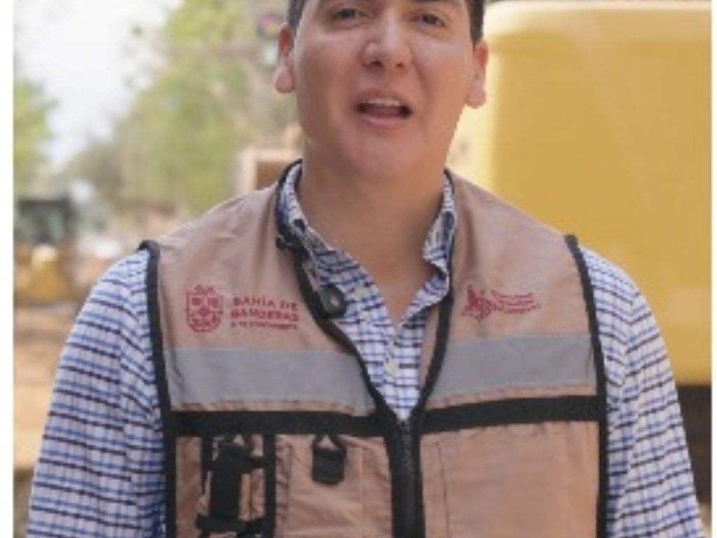 Héctor Santana mejora calles y seguridad vial en San Juan de Abajo