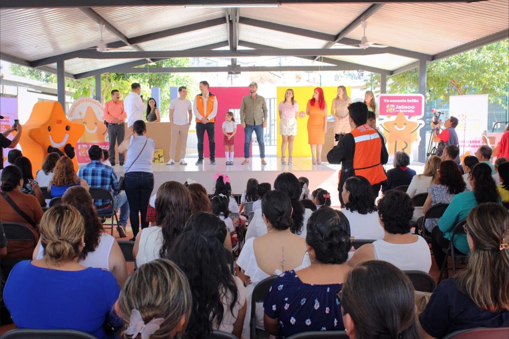 Vallarta fortalece sus escuelas con el programa estatal “Jalisco con Estrella”