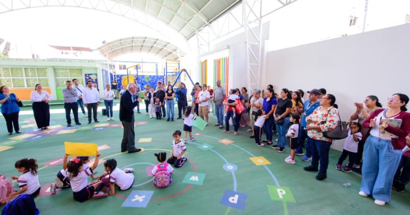 Navarro Quintero visita preescolar Promotoras Sociales y constata mejoras en el plantel