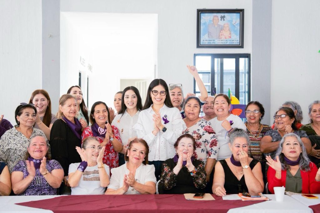 Geraldine Ponce reconoce la lucha y legado de mujeres de la tercera edad en Tepic