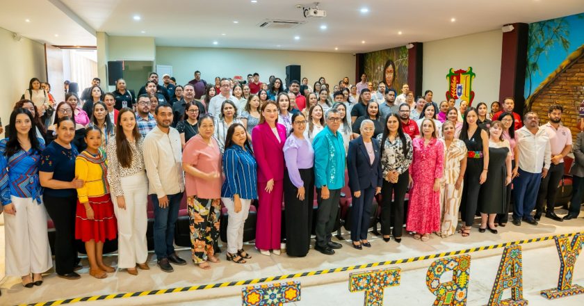 Beatriz Estrada fortalece la asistencia social con capacitación a los 20 DIF municipales