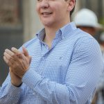 Héctor Santana anuncia construcción de nueva calle en La Misión