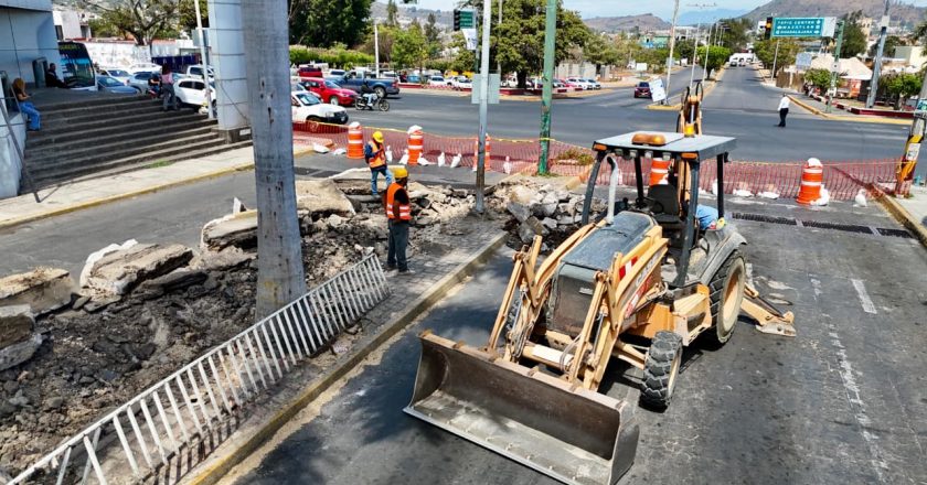 Avanzan trabajos de renovación en la avenida Jacarandas de Tepic