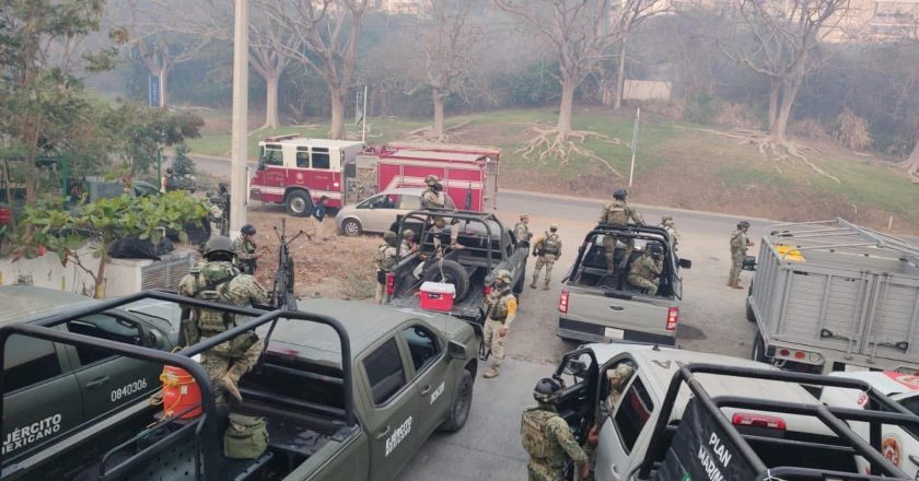 Intensifican operativo para controlar incendio en La Cruz de Huanacaxtle