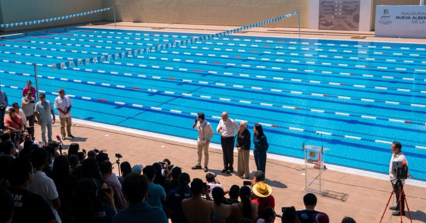 Rommel Pacheco, Miguel Ángel Navarro y Beatriz Estrada inauguran alberca olímpica del parque La Loma en Tepic