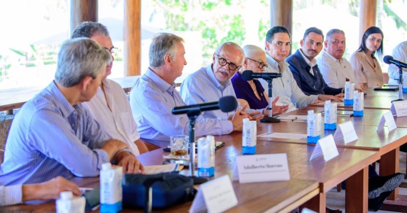 Fortalece Miguel Ángel Navarro coordinación con empresarios de Punta de Mita