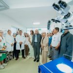 Miguel Ángel Navarro fortalece servicios médicos con primer microscopio quirúrgico de alta especialidad