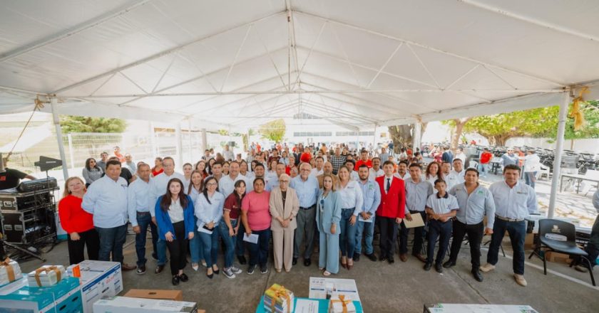 Fortalece Miguel Ángel Navarro la educación comunitaria con equipamiento