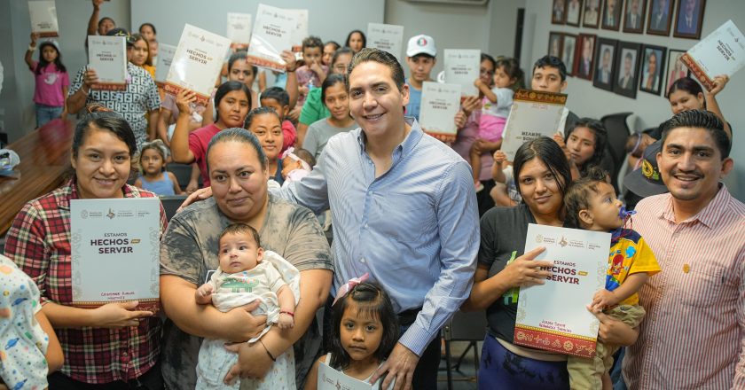 Gobierno de Bahía de Banderas garantiza el derecho a la identidad con entrega de actas extemporáneas