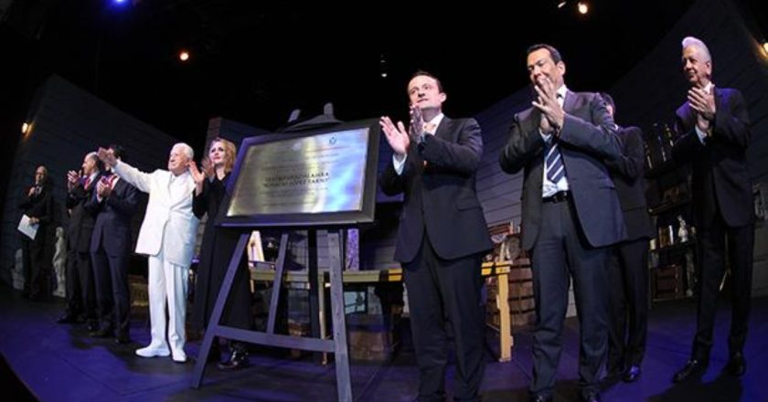 En el Día Mundial del Teatro, el IMSS rinde homenaje a Ignacio López Tarso con la exposición “Escena y Memoria”