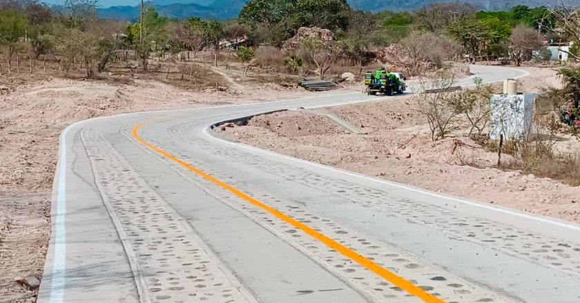 Avanza la transformación del camino Quiviquinta–Huajicori