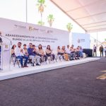 Encabezan Miguel Ángel Navarro y Beatriz Estrada abanderamiento de delegación nayarita