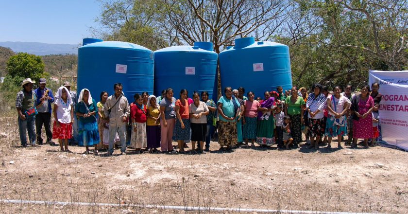 Con la entrega de cisternas en Rosamorada y Santiago Ixcuintla se garantiza tener agua