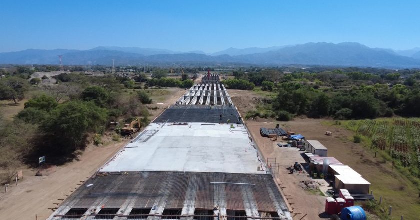 Avance de 69.86 % registra construcción del puente Amado Nervo que unirá a Nayarit con Jalisco