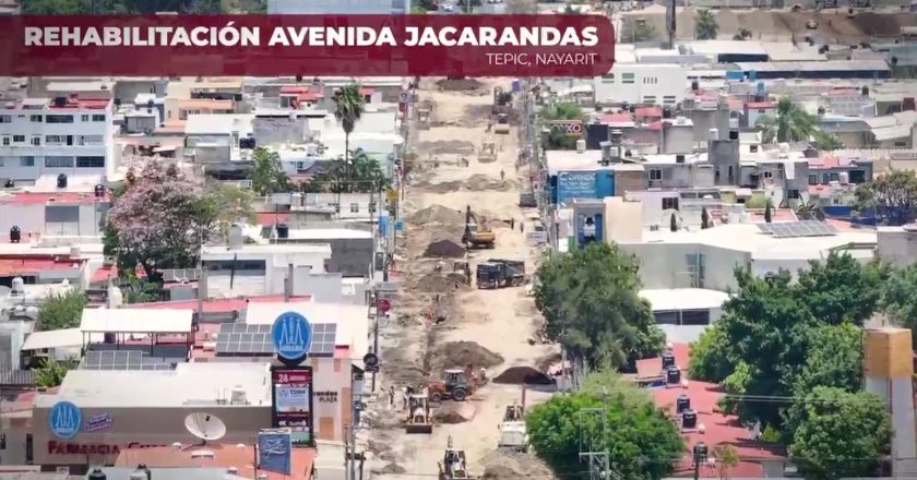 Porque así lo pidieron las y los vecinos de la avenida Jacarandas avanza la rehabilitación