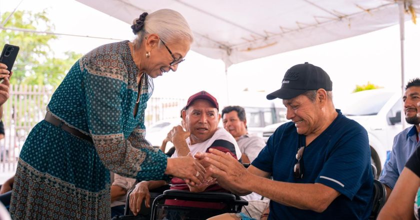 Impulsa Beatriz Estrada bienestar e inclusión con entrega de prótesis