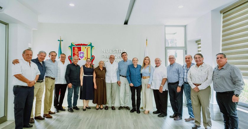 El gobernador del estado se reunió con mujeres y hombres de su gabinete