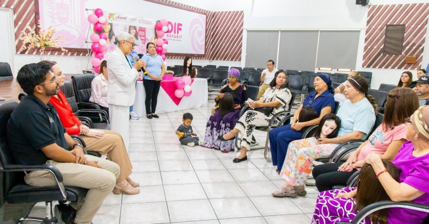Con entrega de pelucas artesanales, Beatriz Estrada fortalece la autoestima de mujeres que luchan contra el cáncer