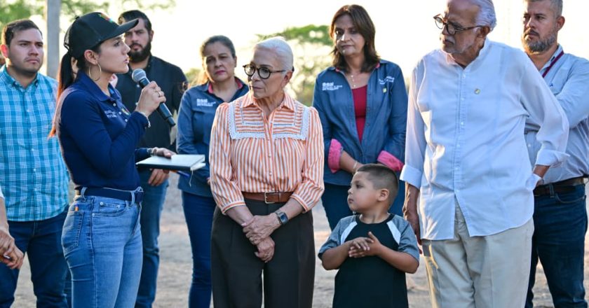Supervisan Miguel Ángel Navarro y Beatriz Estrada obra de agua potable en Loma Bonita