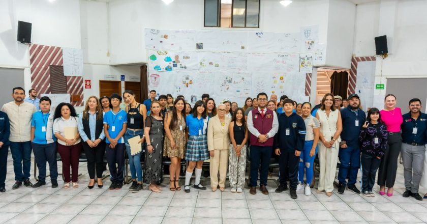 Beatriz Estrada impulsa la unión familiar con el programa “Familias Fuertes: Amor y Límites”